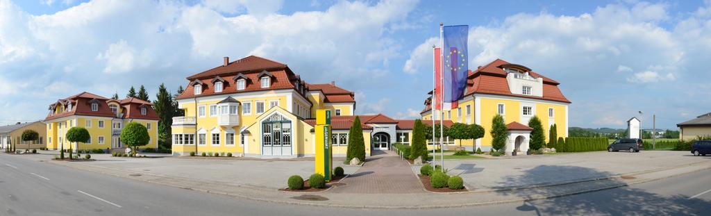 Gasthof Hotel Jaegerwirt Strasswalchen Dış mekan fotoğraf