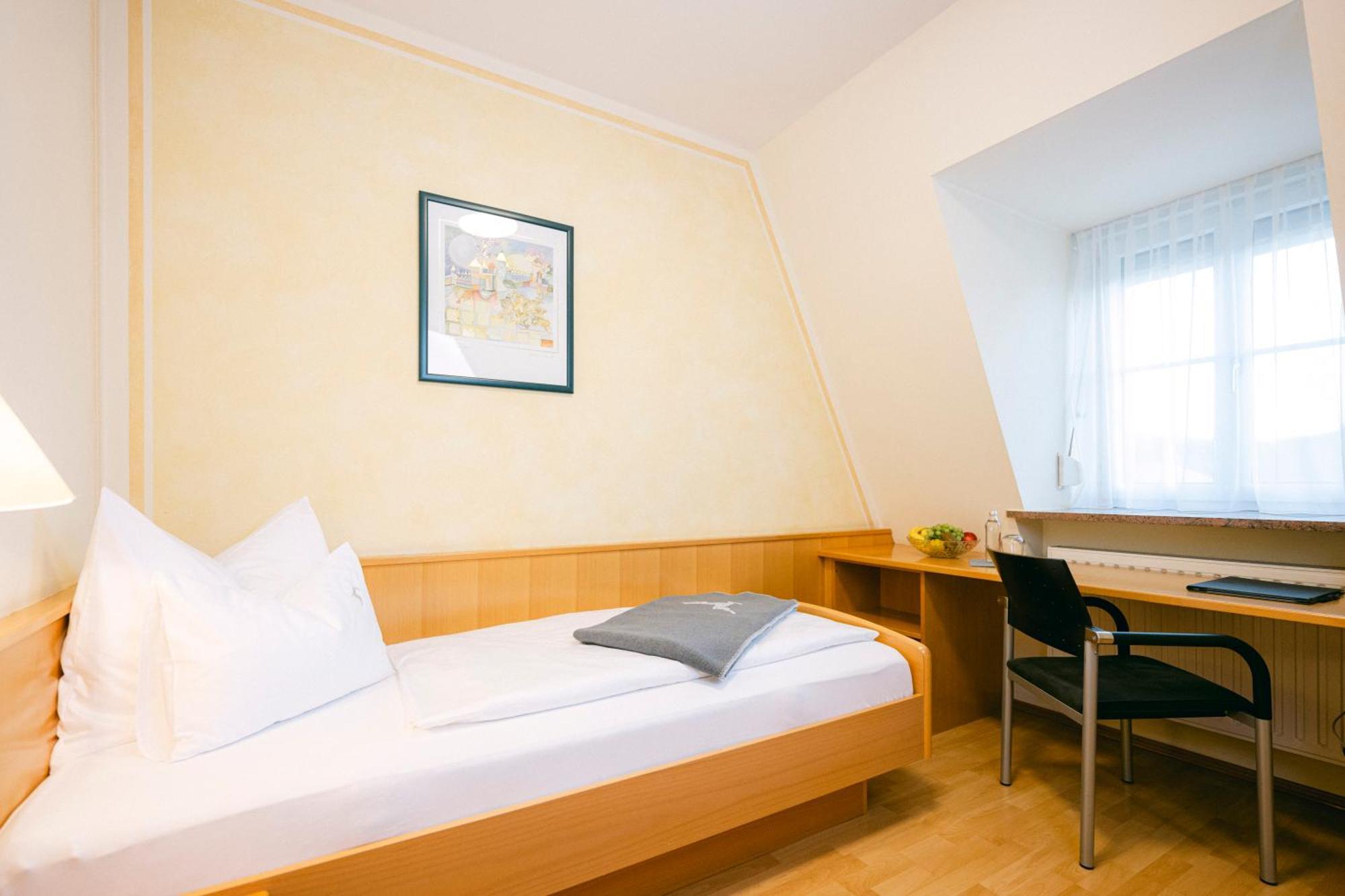 Gasthof Hotel Jaegerwirt Strasswalchen Dış mekan fotoğraf