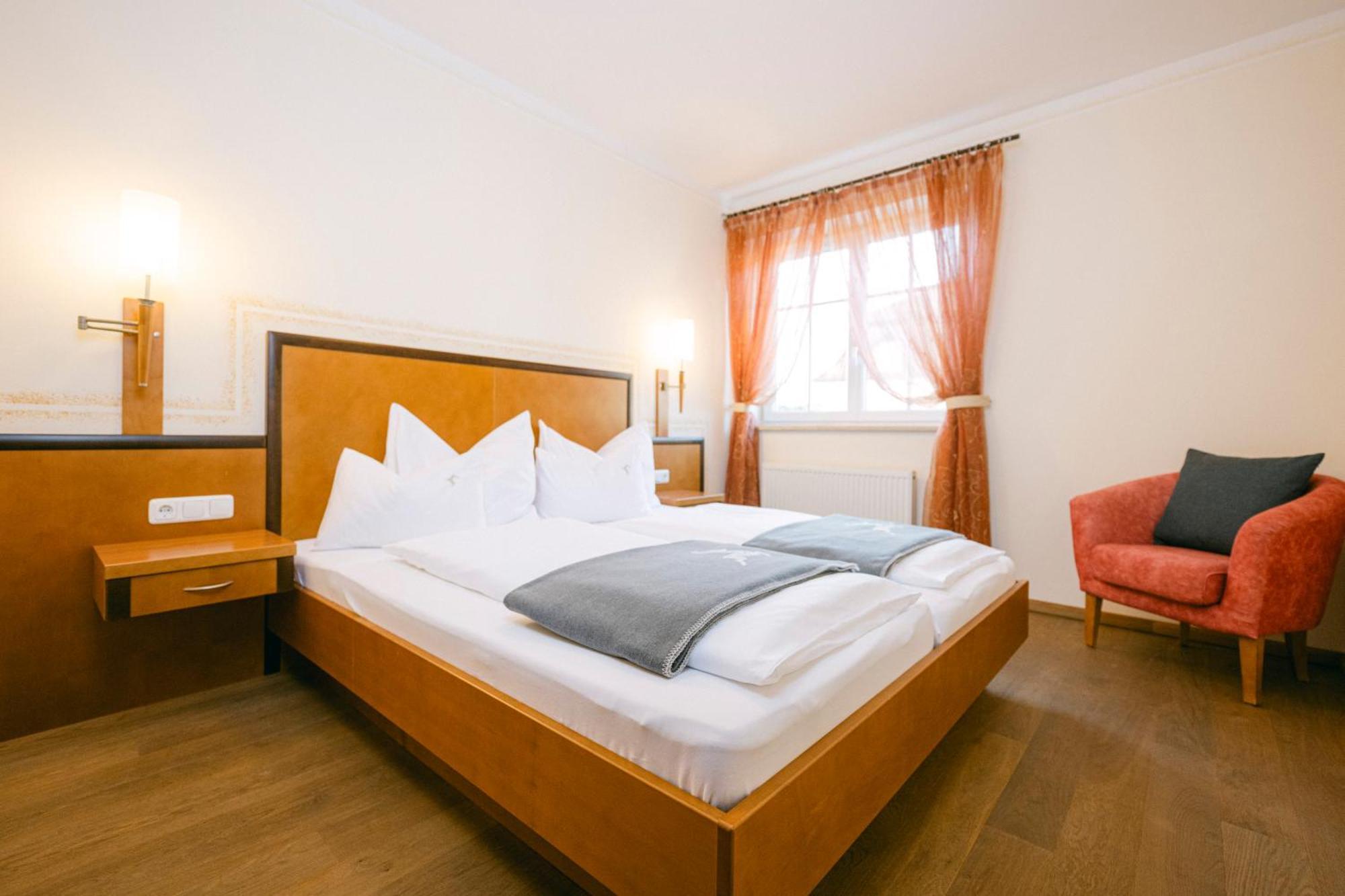 Gasthof Hotel Jaegerwirt Strasswalchen Dış mekan fotoğraf
