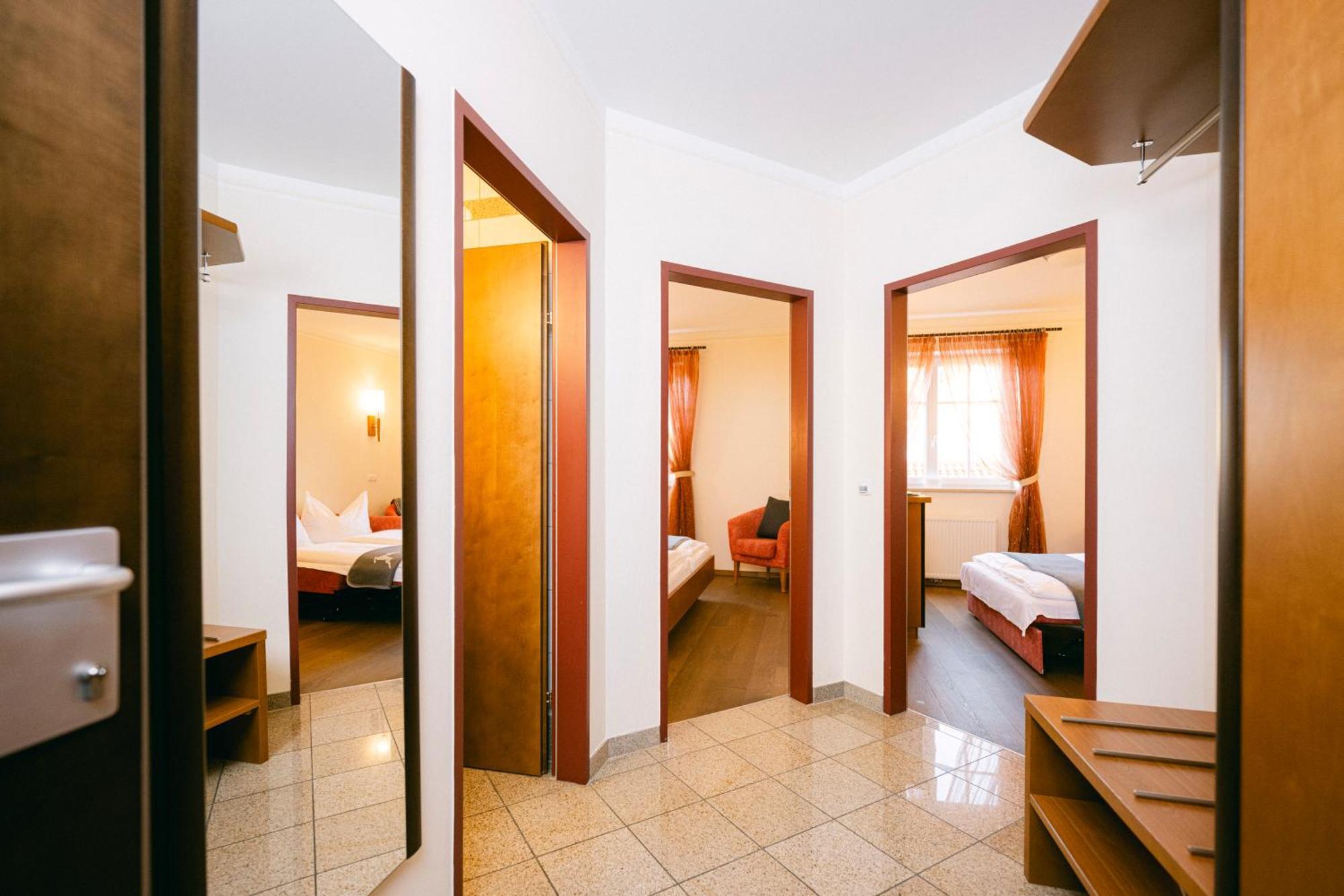 Gasthof Hotel Jaegerwirt Strasswalchen Dış mekan fotoğraf