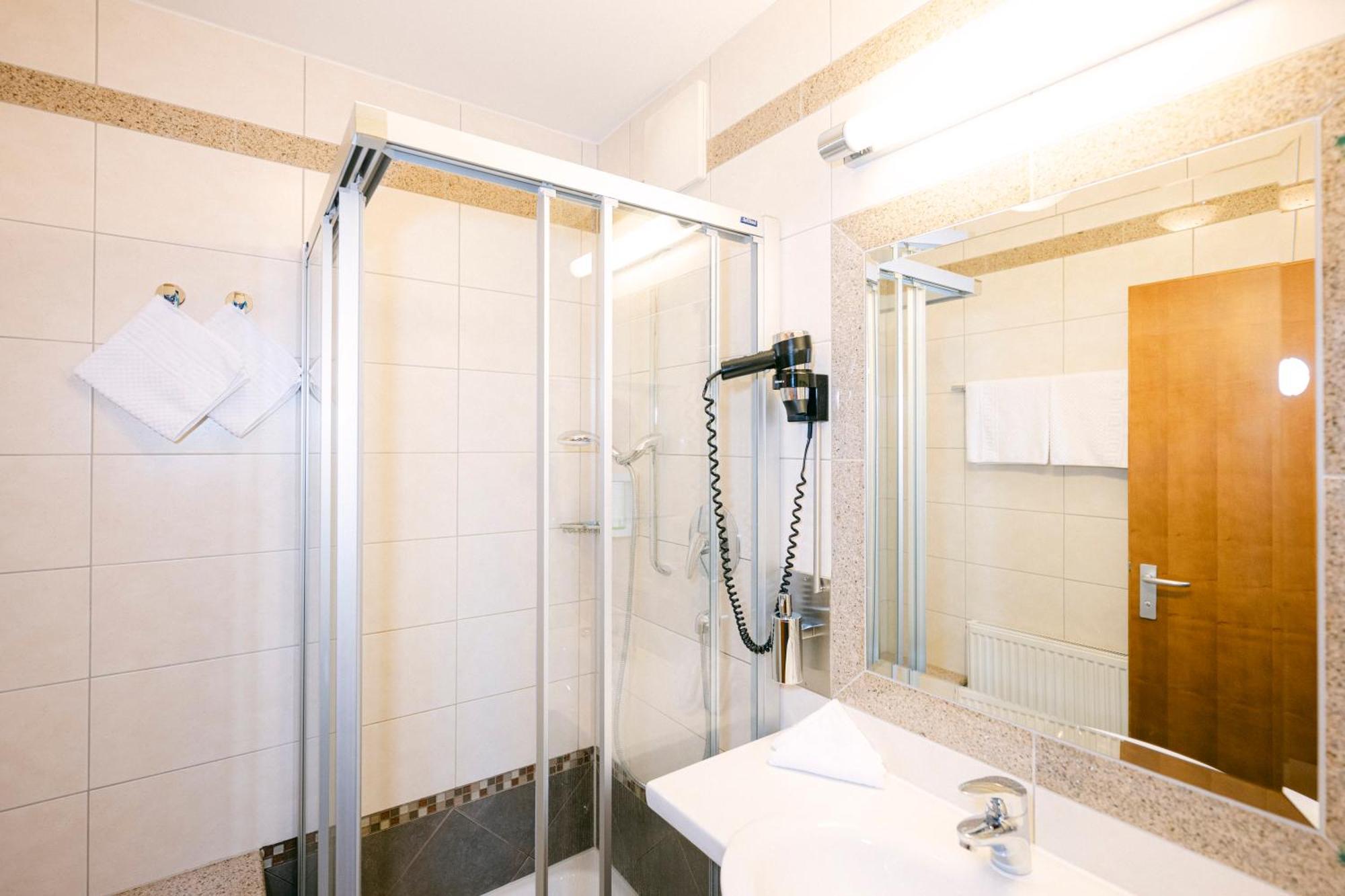 Gasthof Hotel Jaegerwirt Strasswalchen Dış mekan fotoğraf